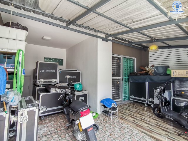 ทาวน์เฮ้าส์มือสองย่านศาลายา โครงการ พฤกษาวิลล์56 บรมราชชนนี บ้านสวยพร้อมเข้าอยู่จากแบรนด์ดัง *พฤกษาเรียลเอสเตท*  เนื้อที่ 19 ตร.ว. ฟังก์ชัน 3 ห้องนอน 2 ห้องน้ำ บนทำเลเชื่อมต่อหลายเส้นทาง  เข้าเมืองได้อย่างง่าย พร้อมราคาสุดคุ้ม จองเลย!!